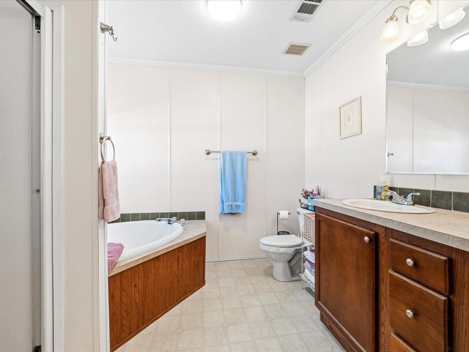 VILLAGE UNIT 04 LAKELAND - Residential