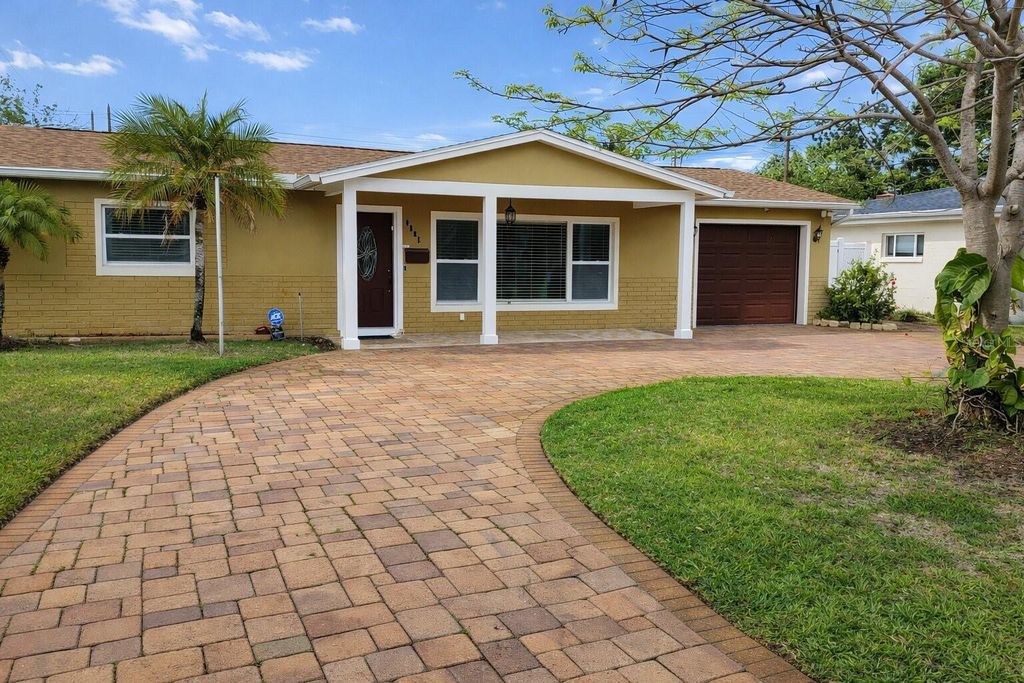 Photo of 4581 21st Avenue N, St Petersburg, FL 33713 (MLS # TB8503960)