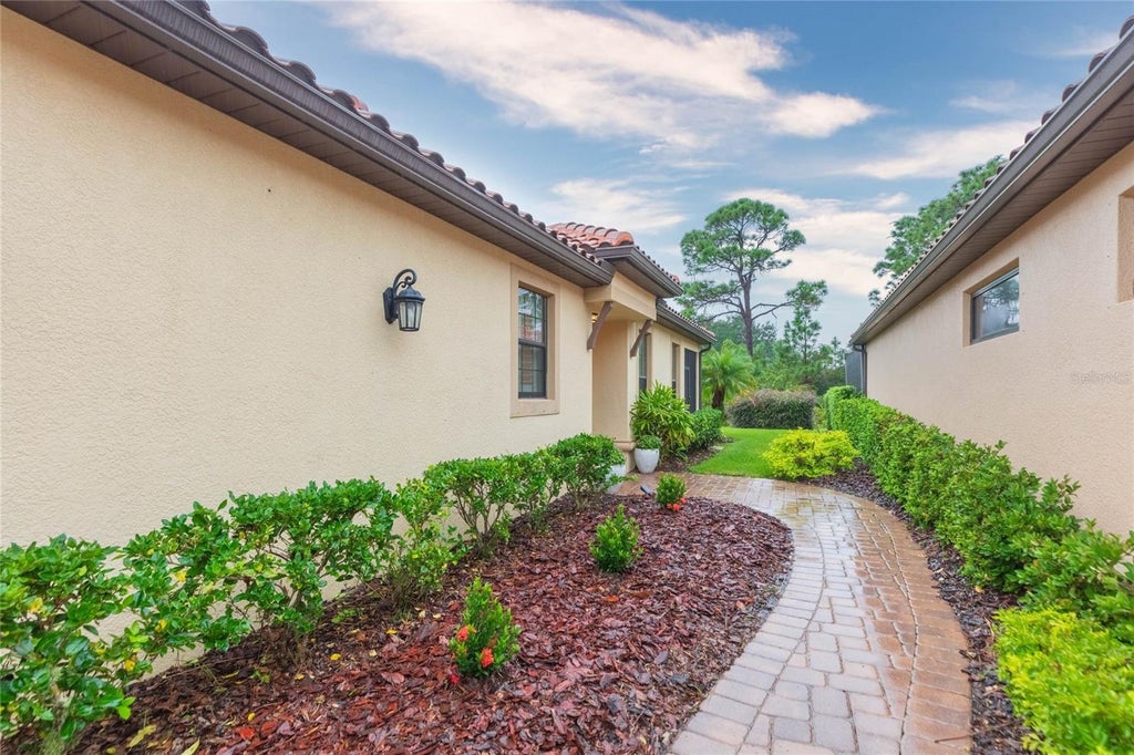 Photo of 20108 Sorano Hill Place, Tampa, FL 33647 (MLS # TB8556026)