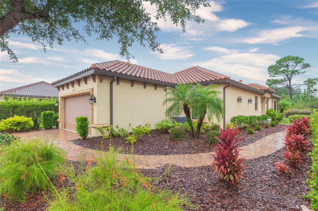 Photo of 20108 Sorano Hill Place, Tampa, FL 33647 (MLS # TB8556026)