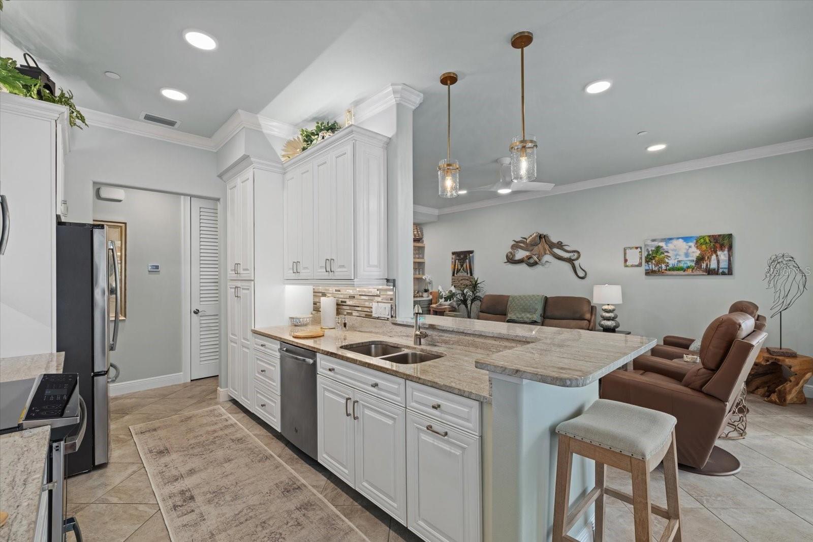 CHE VISTA - Residential