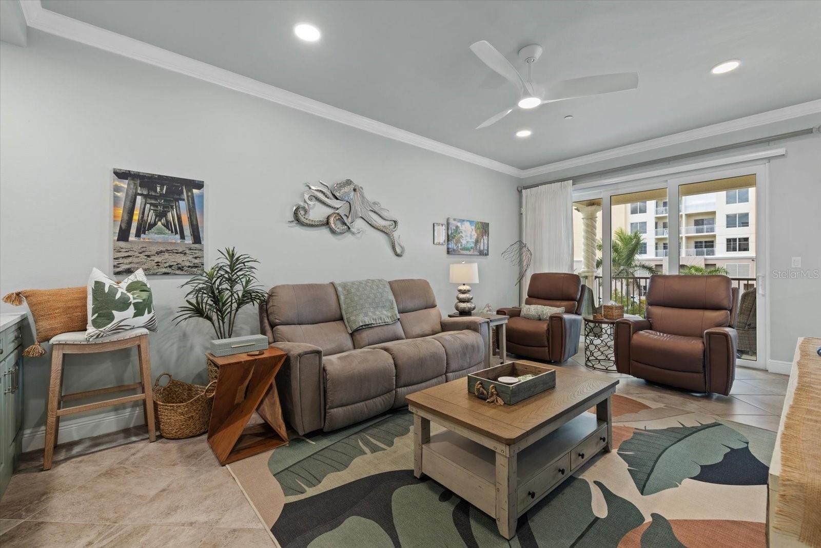 CHE VISTA - Residential