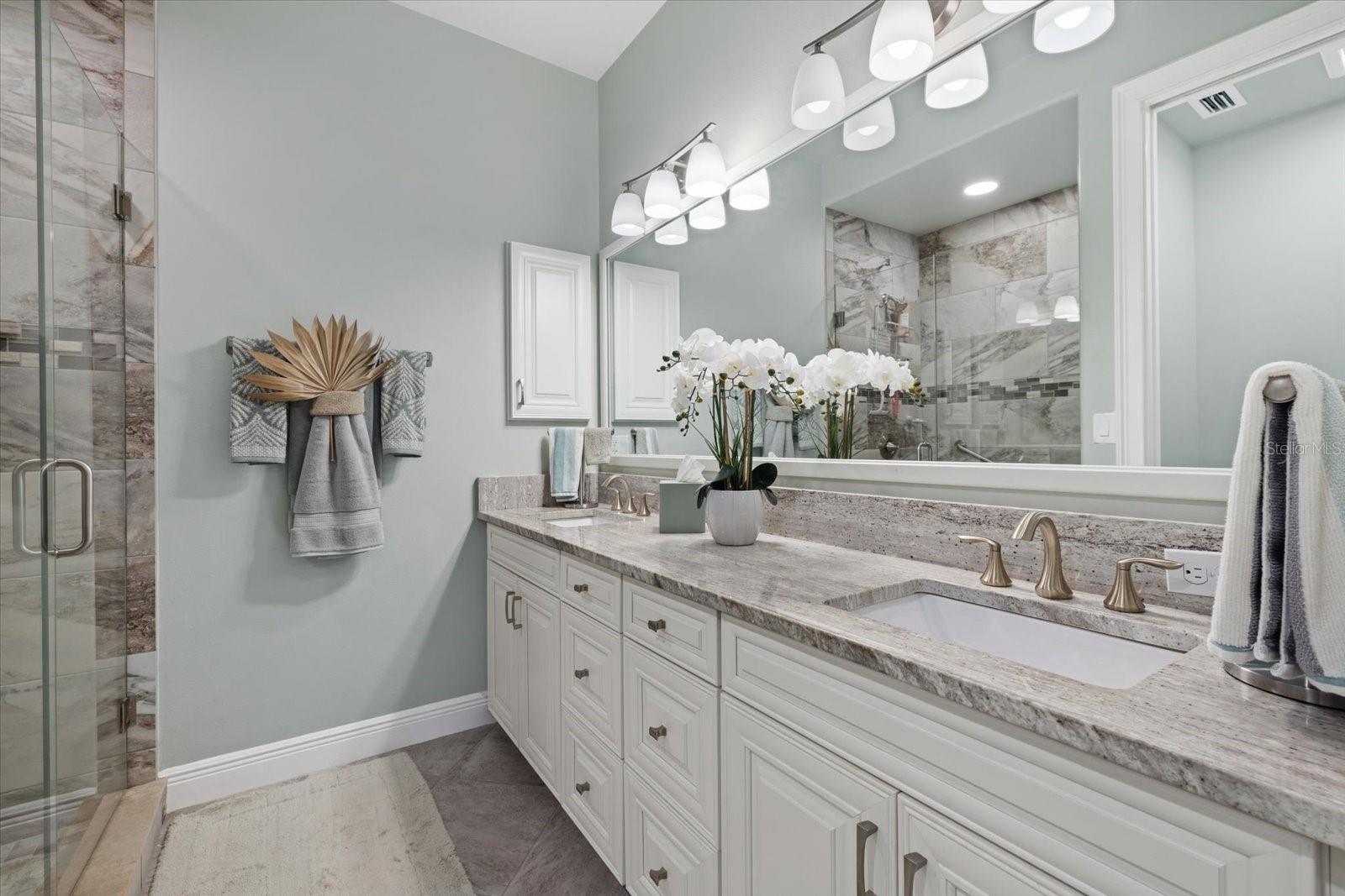 CHE VISTA - Residential