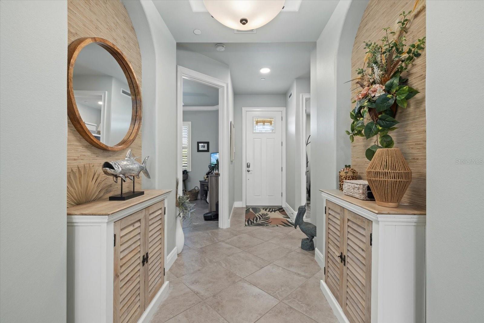 830 THE ESPLANADE N 204