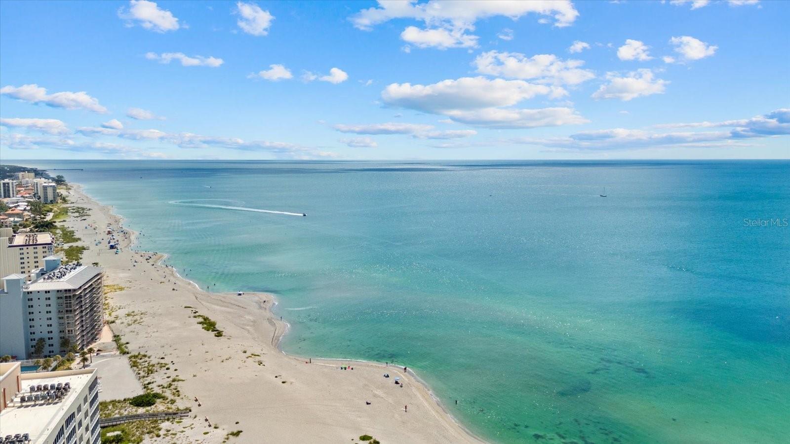 CHE VISTA - Residential