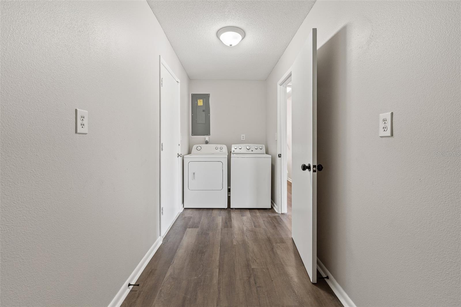 BREAKERS UNIT 01 - Residential