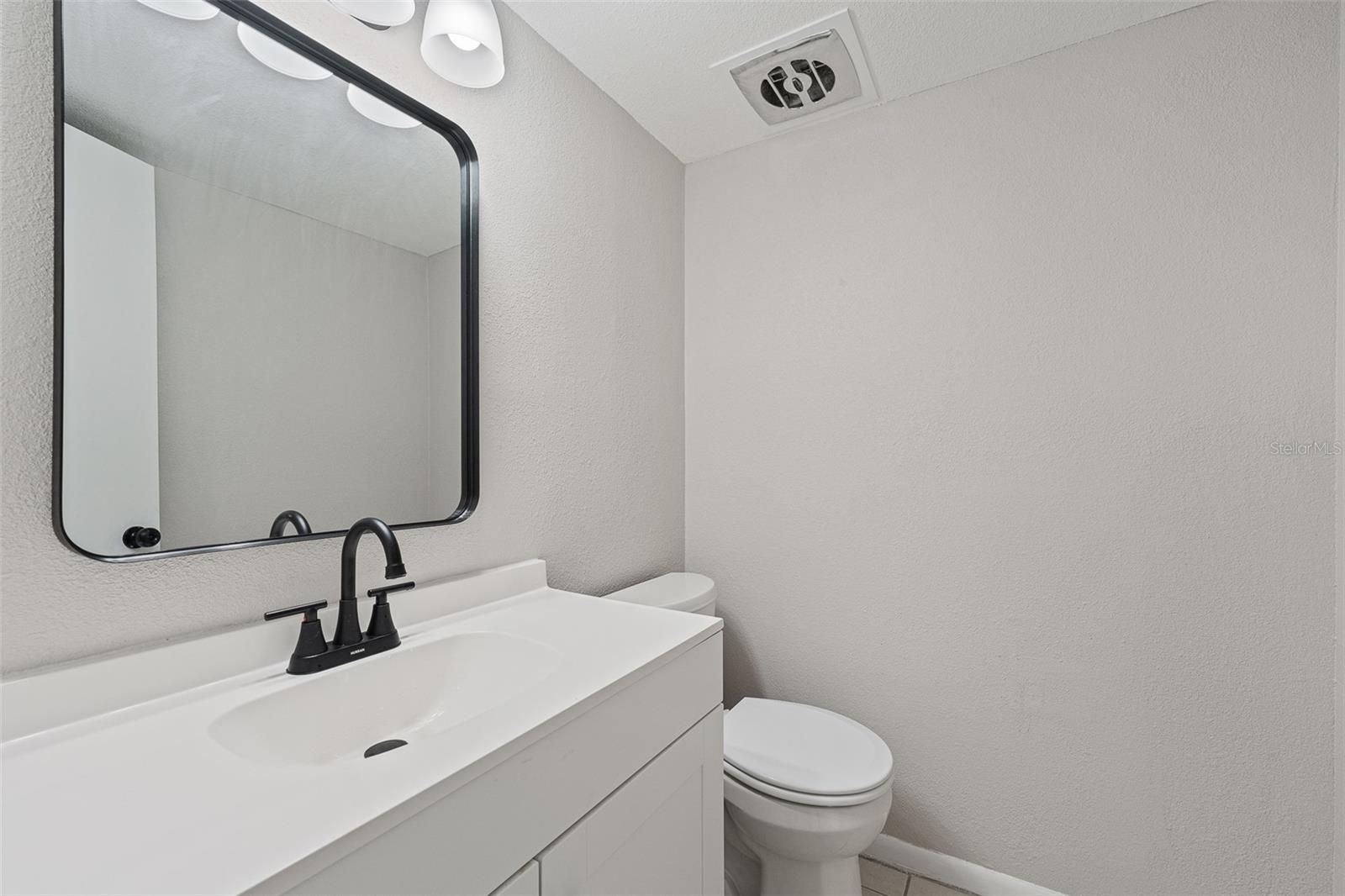 BREAKERS UNIT 01 - Residential