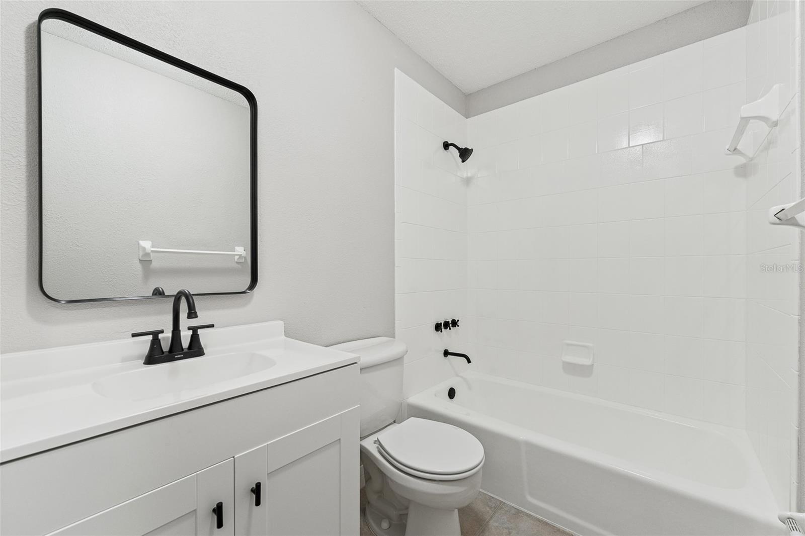 BREAKERS UNIT 01 - Residential