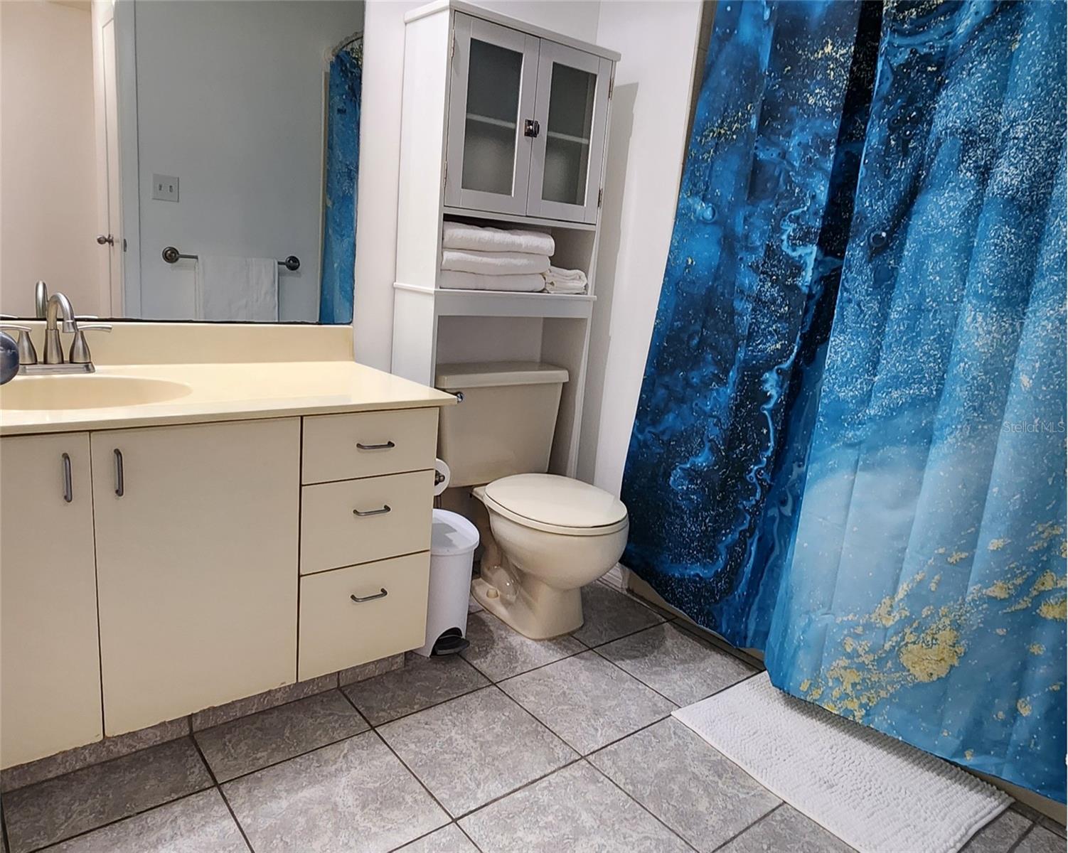 WANDER RESIDENCES OF TIERRA VERDE - Residential Lease