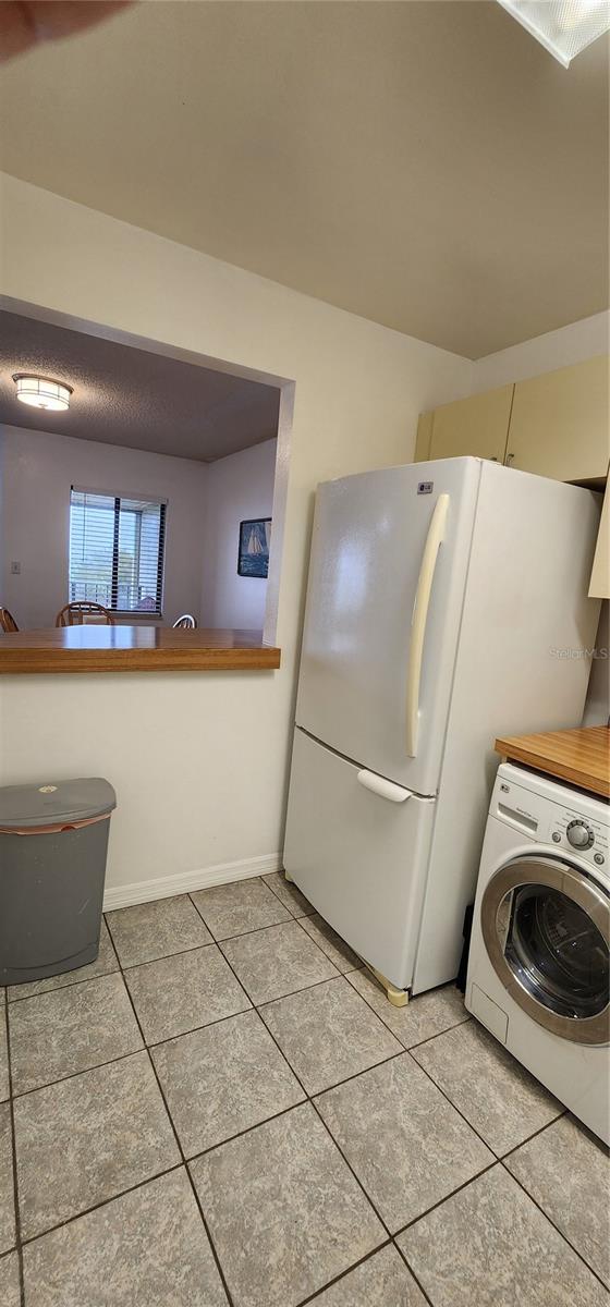 WANDER RESIDENCES OF TIERRA VERDE - Residential Lease