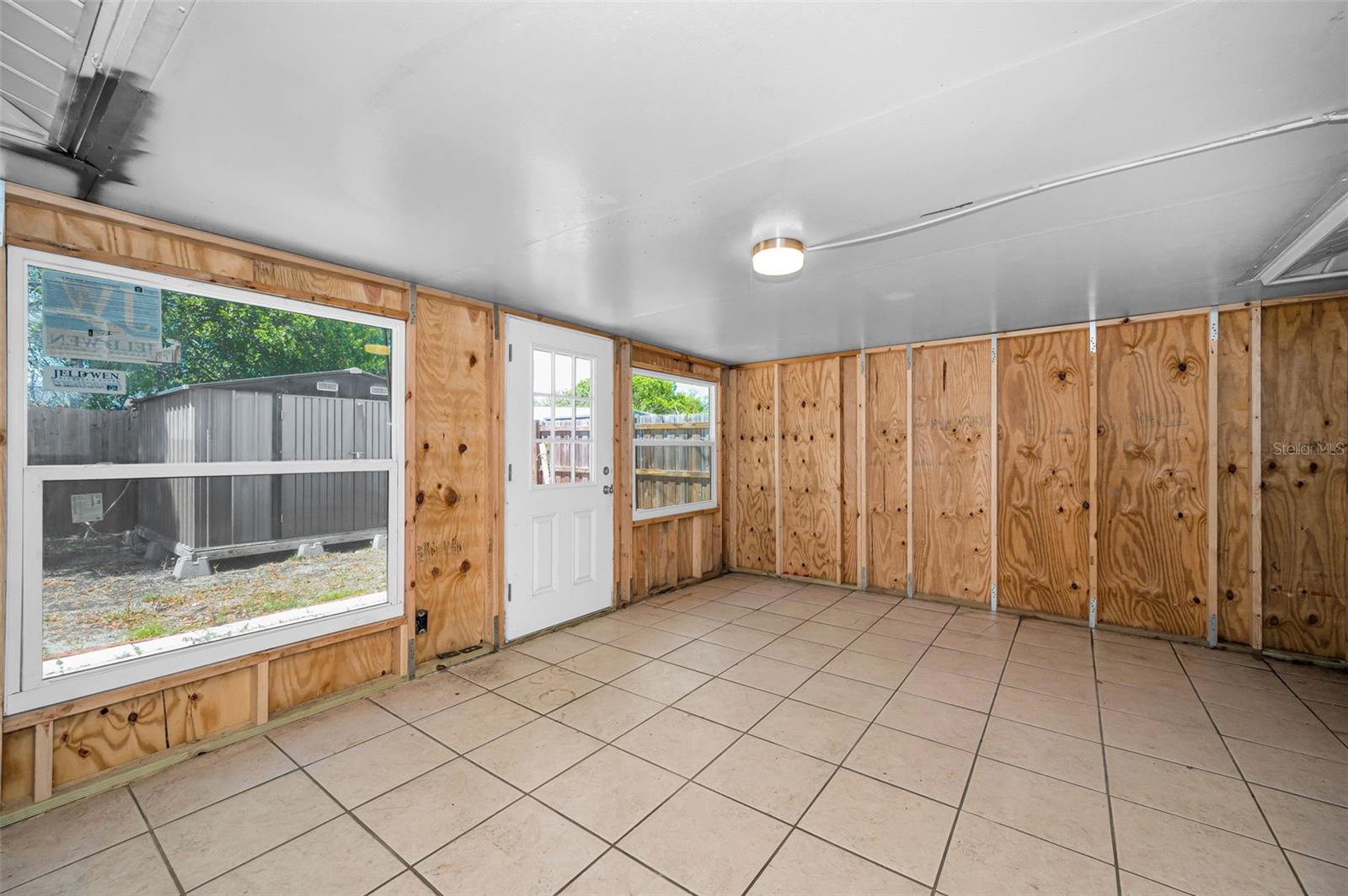 JASMINE LAKES - Residential