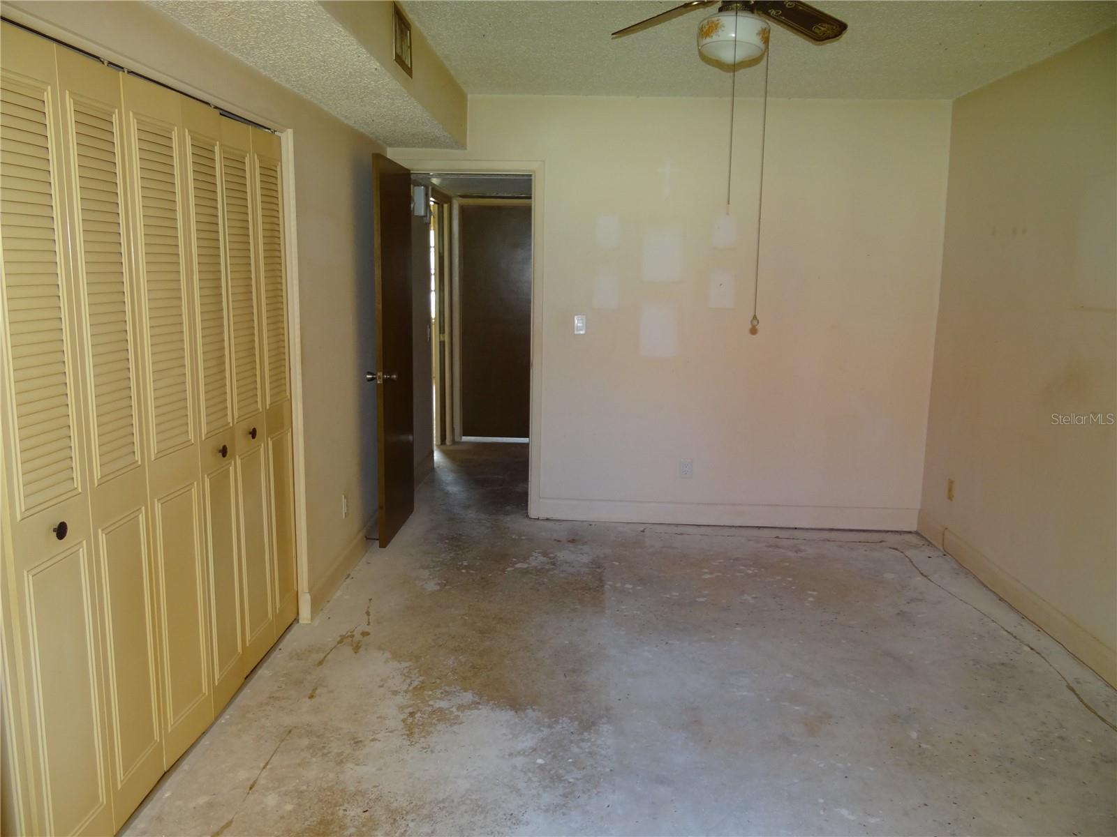 PARKWOOD CONDO - Residential