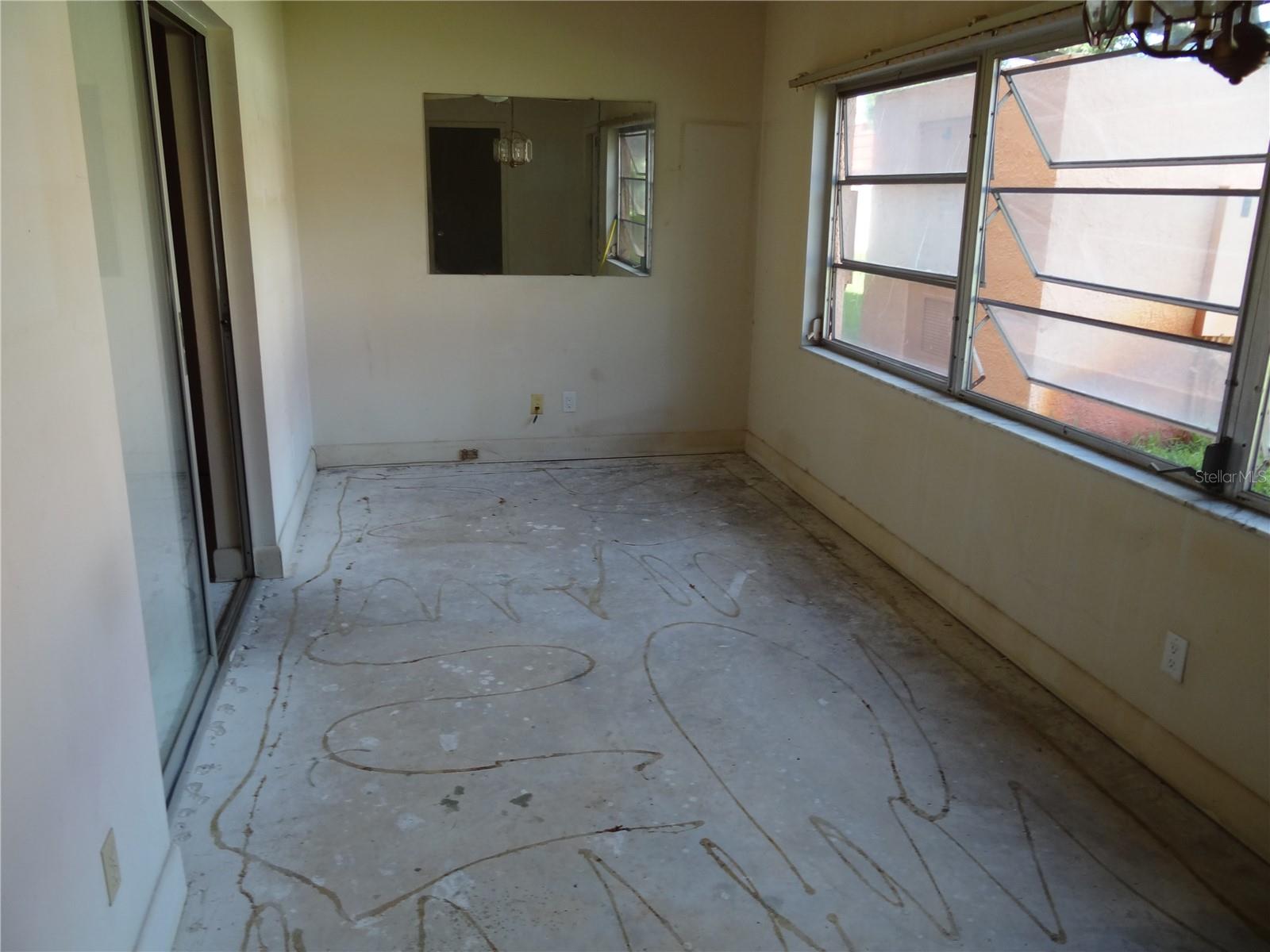 PARKWOOD CONDO - Residential