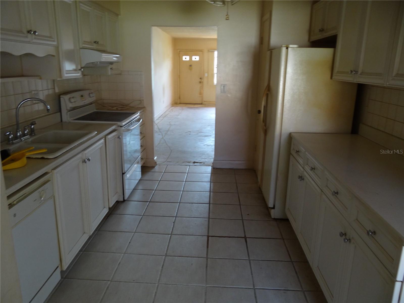 PARKWOOD CONDO - Residential