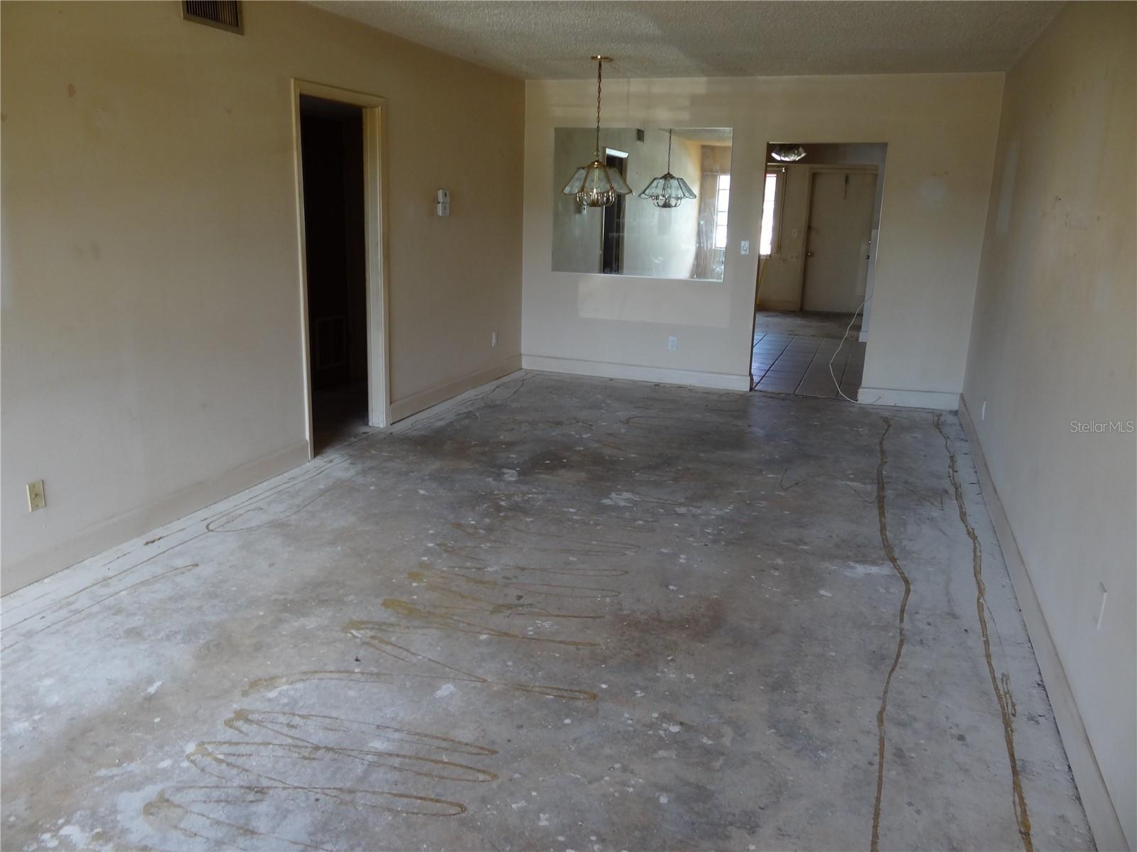 PARKWOOD CONDO - Residential