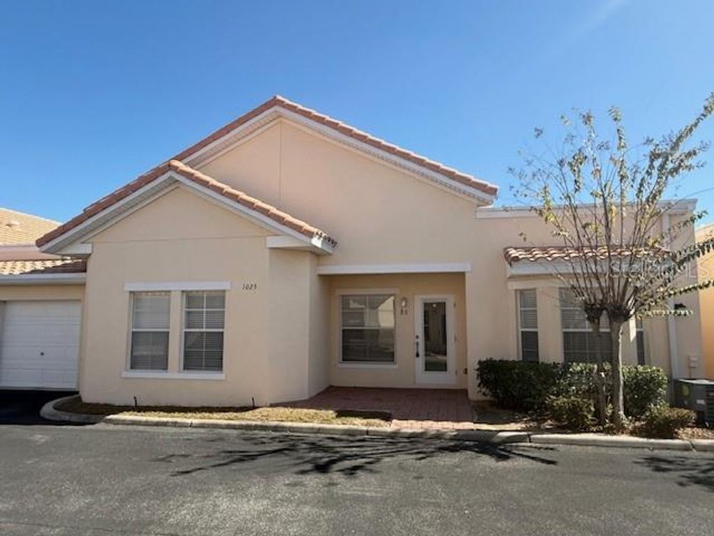 Photo of 1023 David Walker Drive #B6, Tavares, FL 32778 (MLS # O6359583)