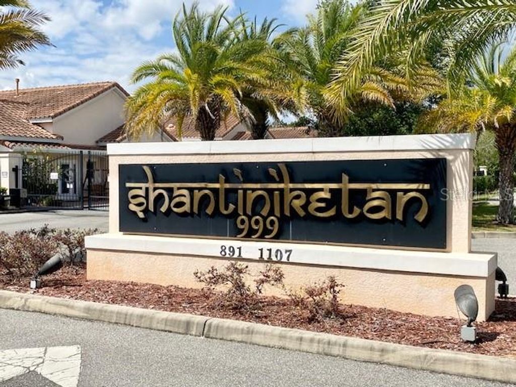 Photo of 1023 David Walker Drive #B6, Tavares, FL 32778 (MLS # O6359583)