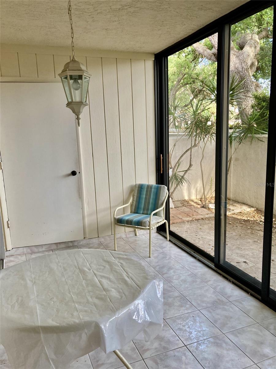 VALENCIA GARDEN - Residential