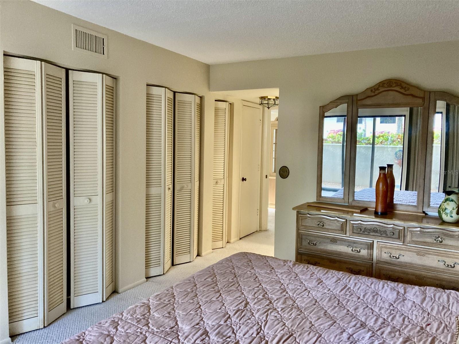 VALENCIA GARDEN - Residential