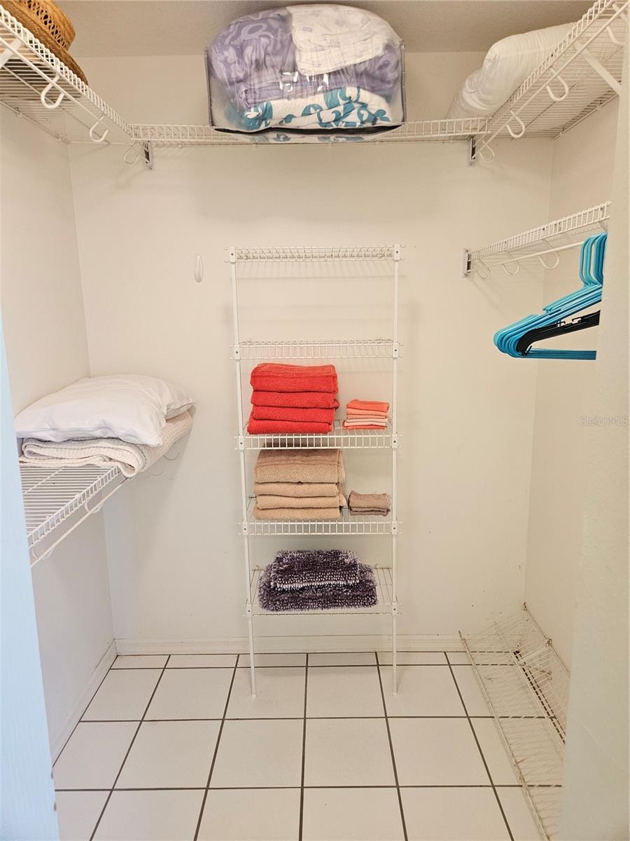 SOUTH VENICE - Residential Lease