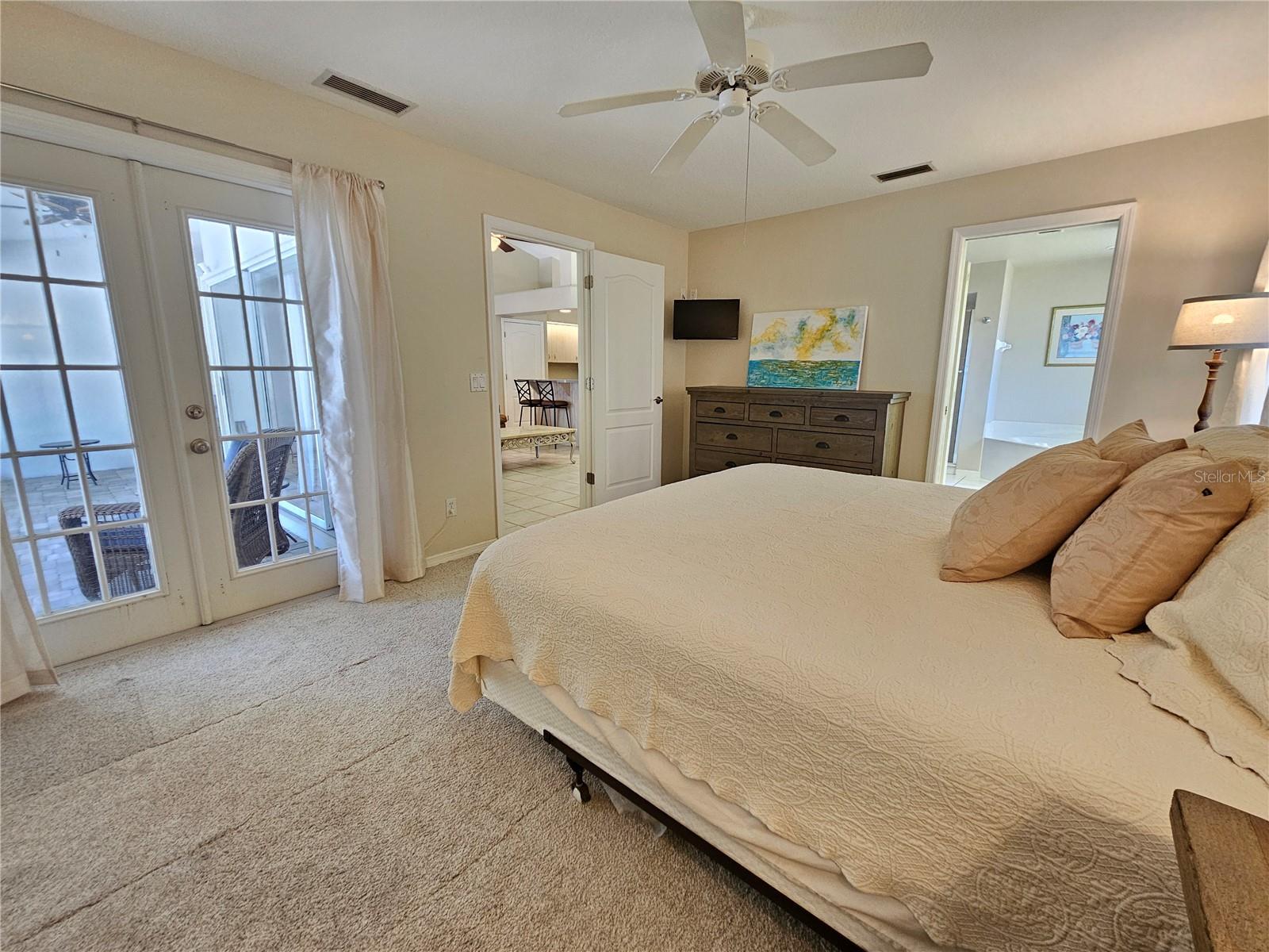 SOUTH VENICE - Residential Lease