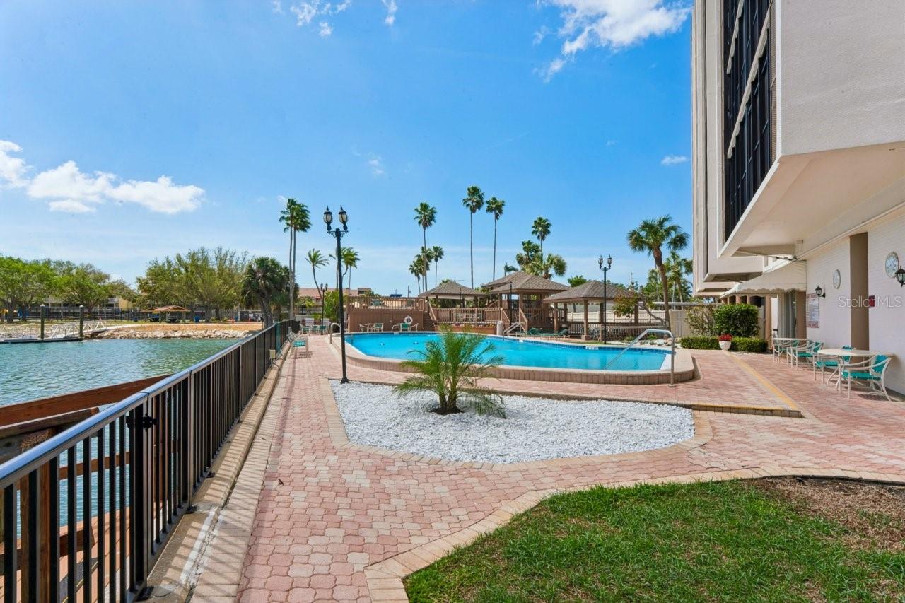 PARADISE ISLAND TOWERS CONDO - Residential