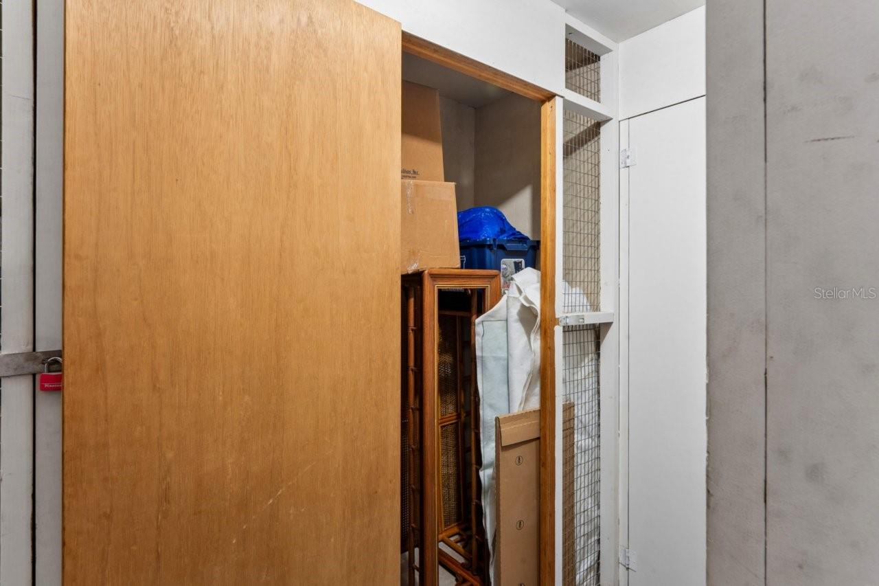 PARADISE ISLAND TOWERS CONDO - Residential