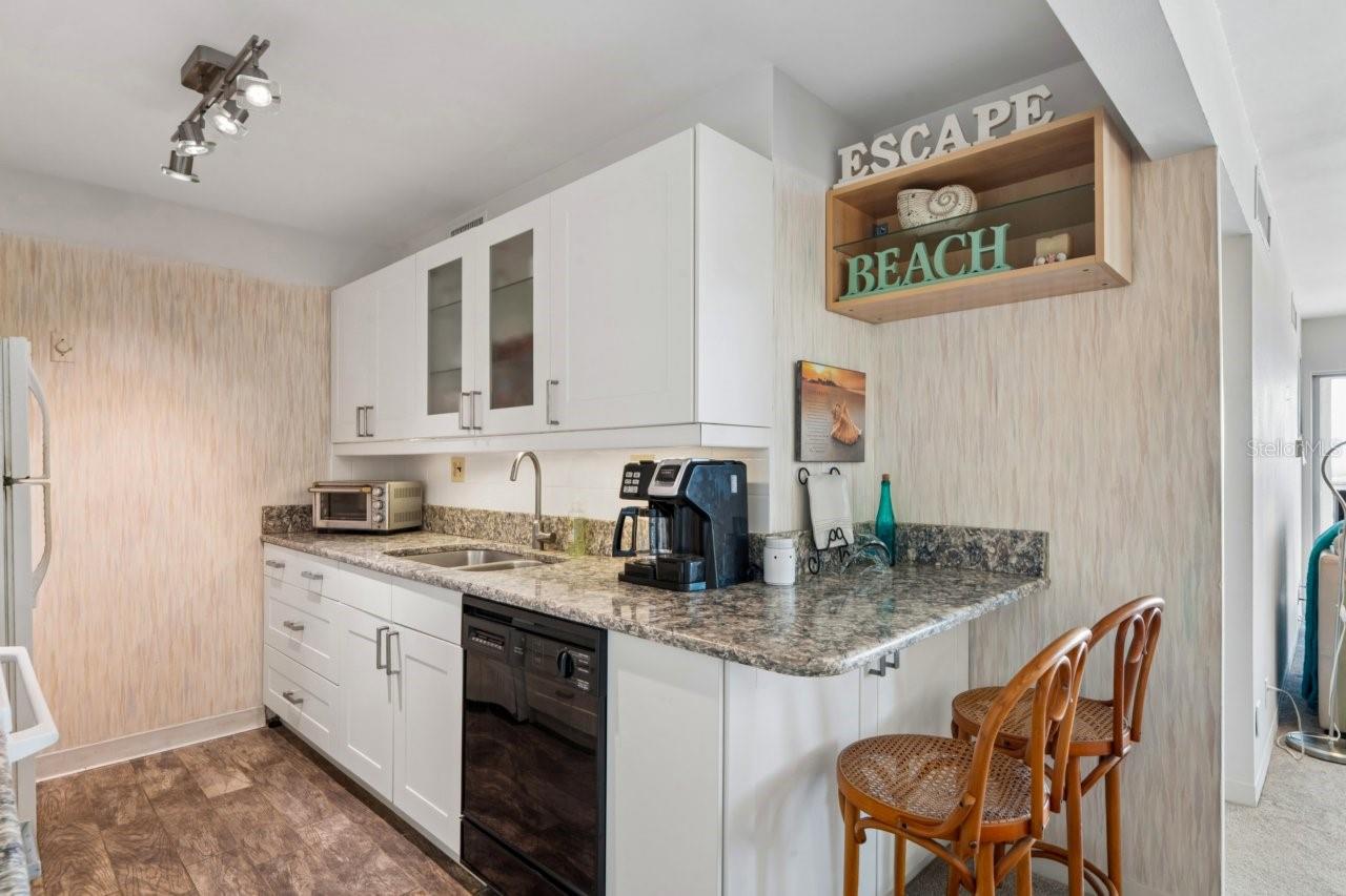 PARADISE ISLAND TOWERS CONDO - Residential