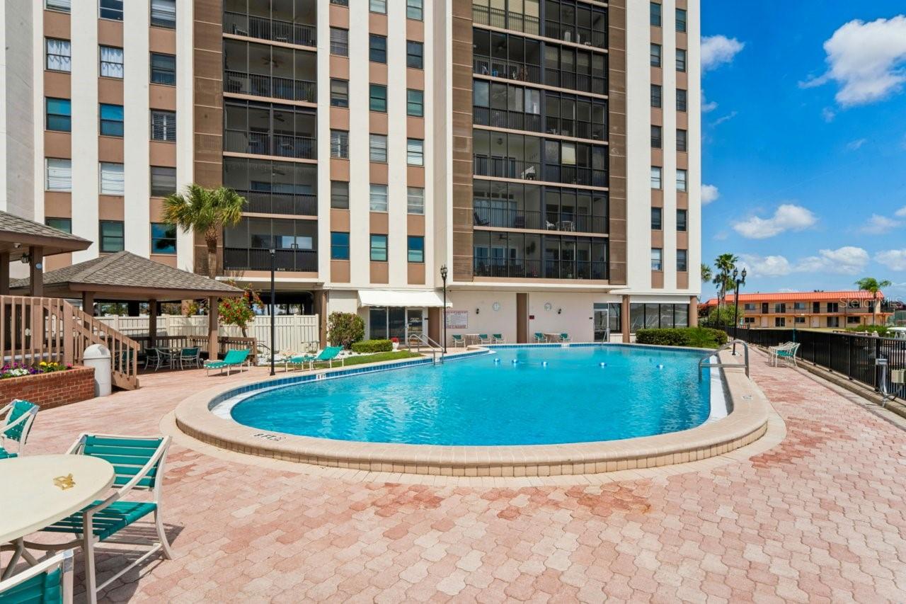 PARADISE ISLAND TOWERS CONDO - Residential