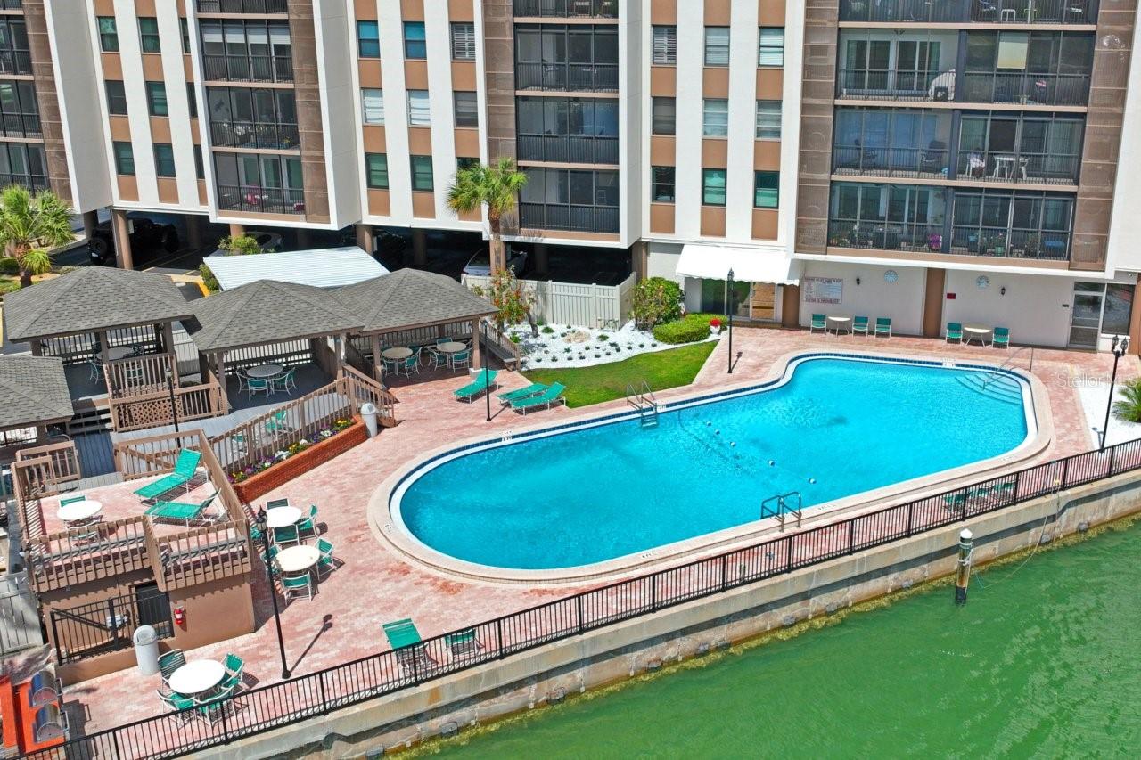 PARADISE ISLAND TOWERS CONDO - Residential