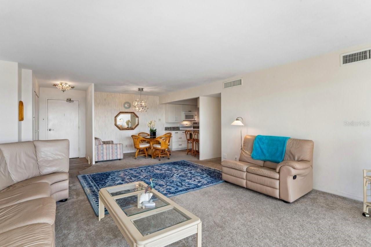 PARADISE ISLAND TOWERS CONDO - Residential