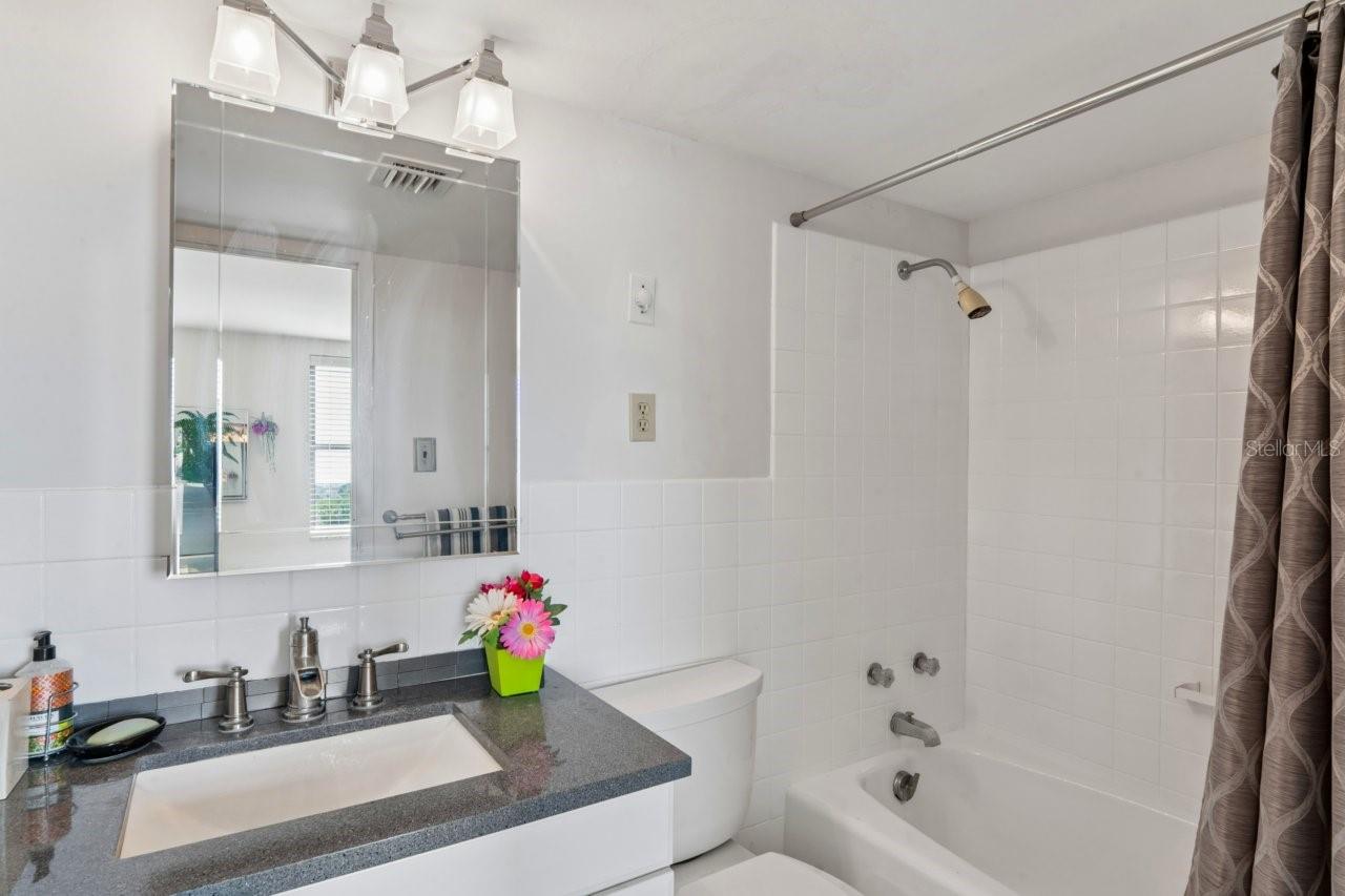 PARADISE ISLAND TOWERS CONDO - Residential