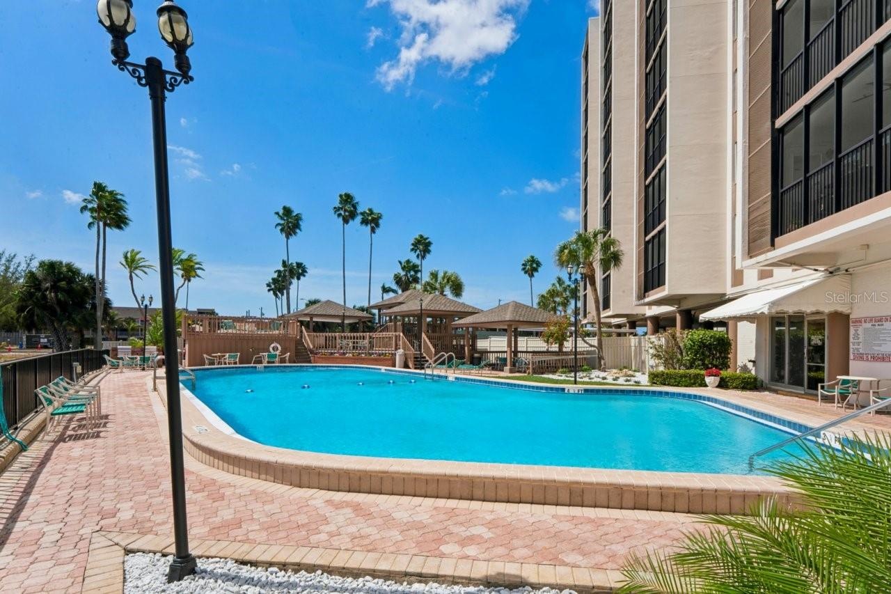 PARADISE ISLAND TOWERS CONDO - Residential