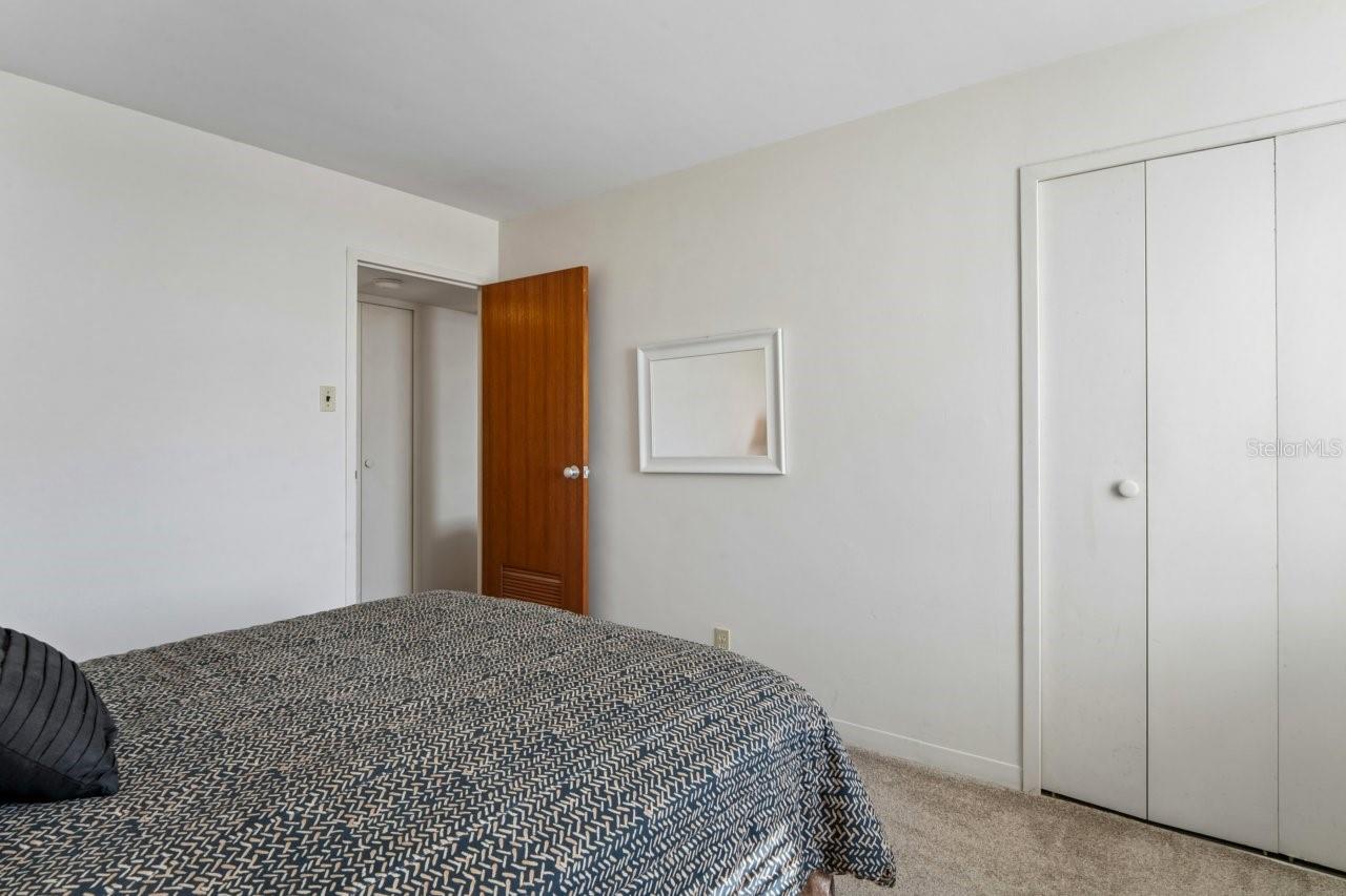 PARADISE ISLAND TOWERS CONDO - Residential