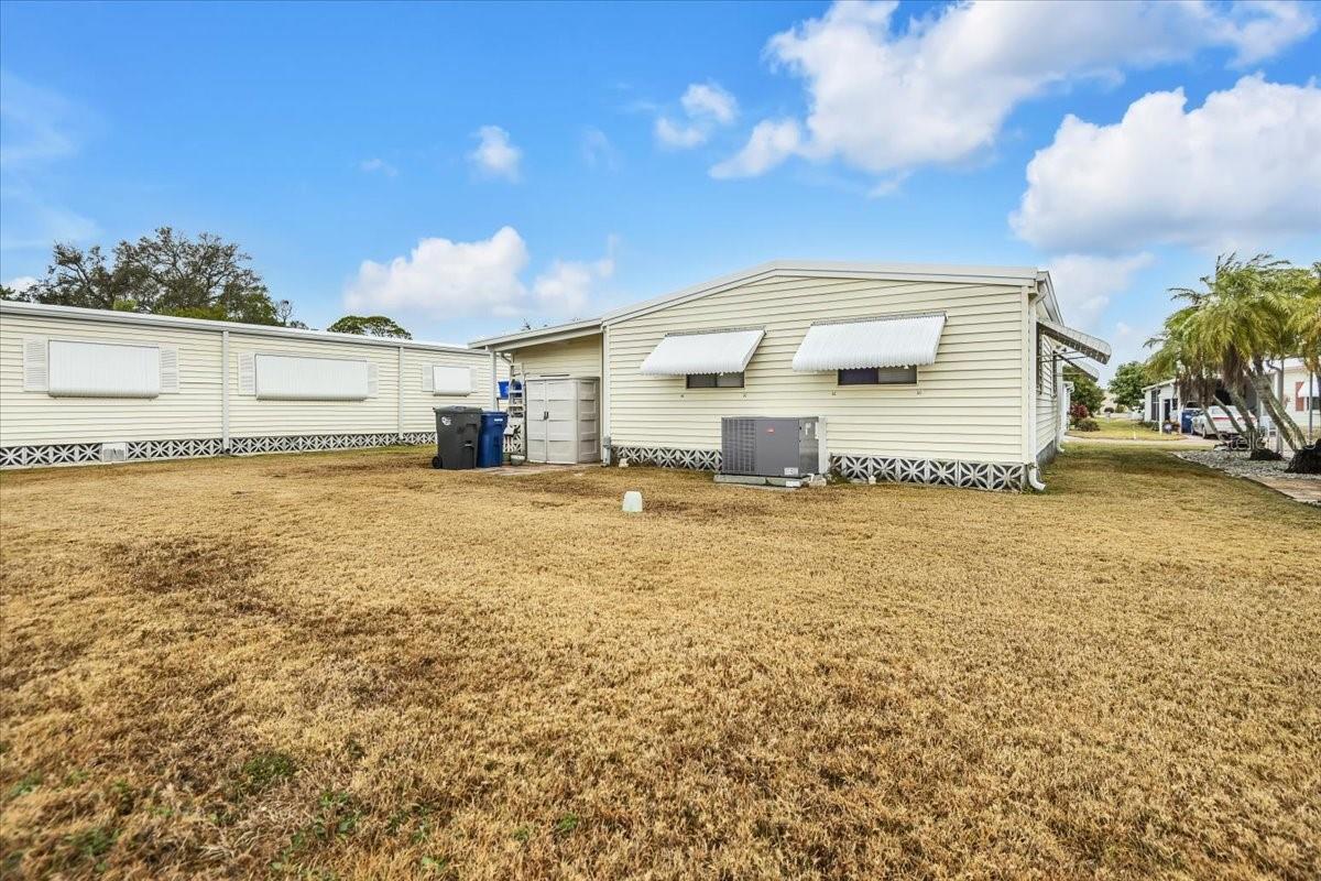 PALM LAKE ESTATES - Residential