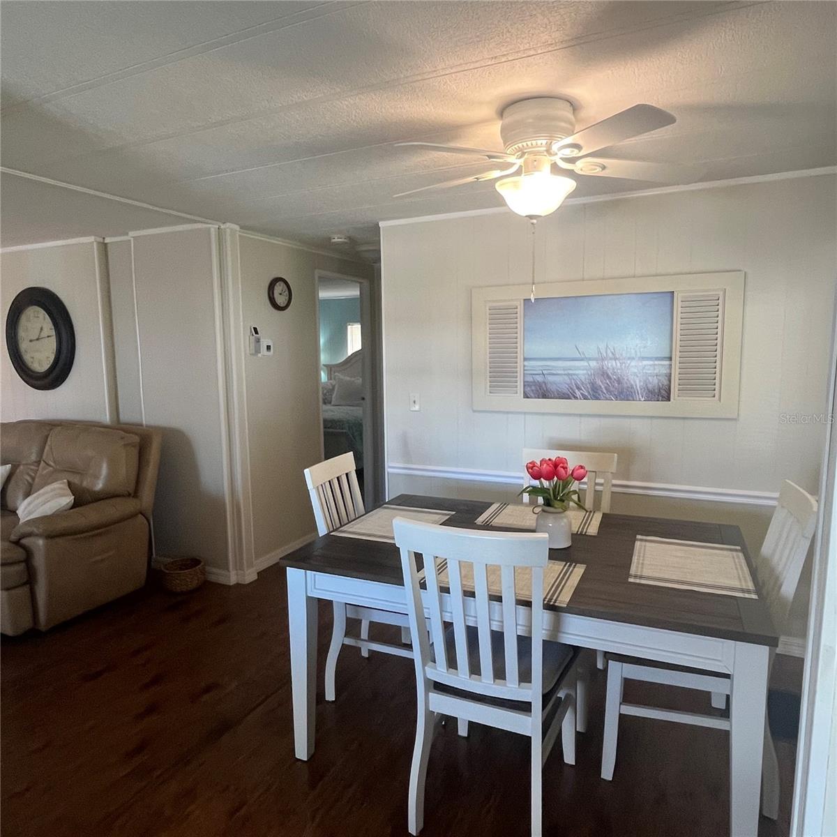 PALM LAKE ESTATES - Residential