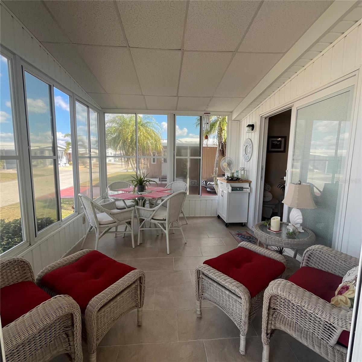 PALM LAKE ESTATES - Residential