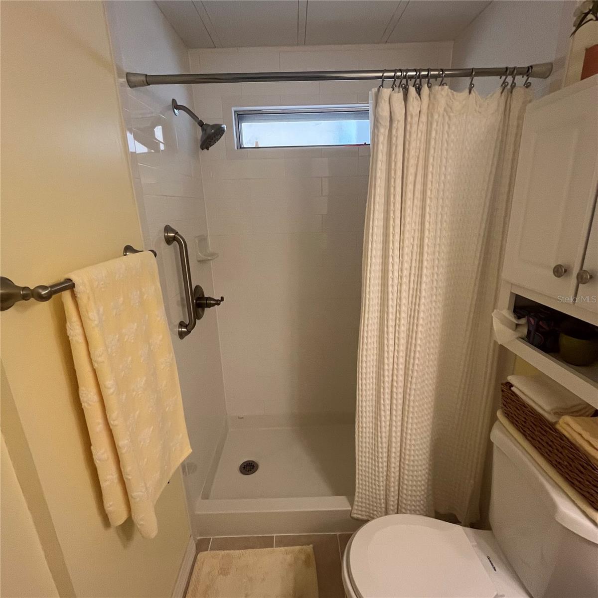 PALM LAKE ESTATES - Residential