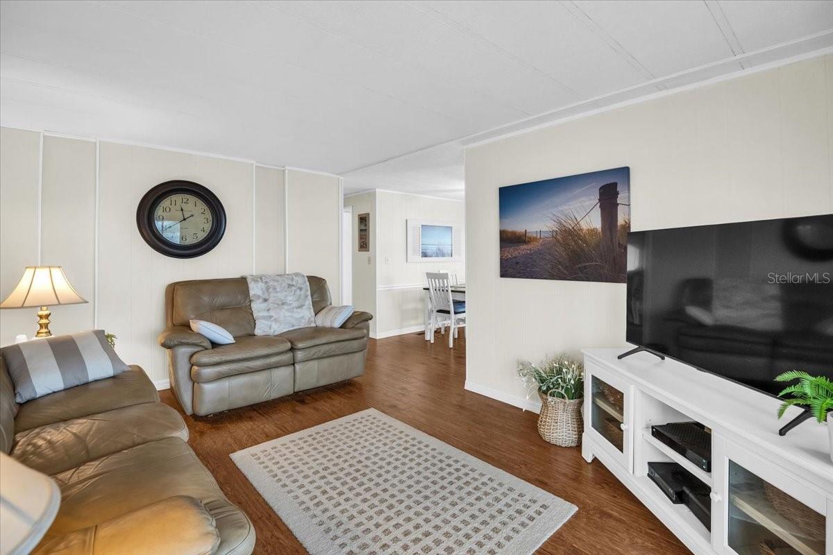 PALM LAKE ESTATES - Residential