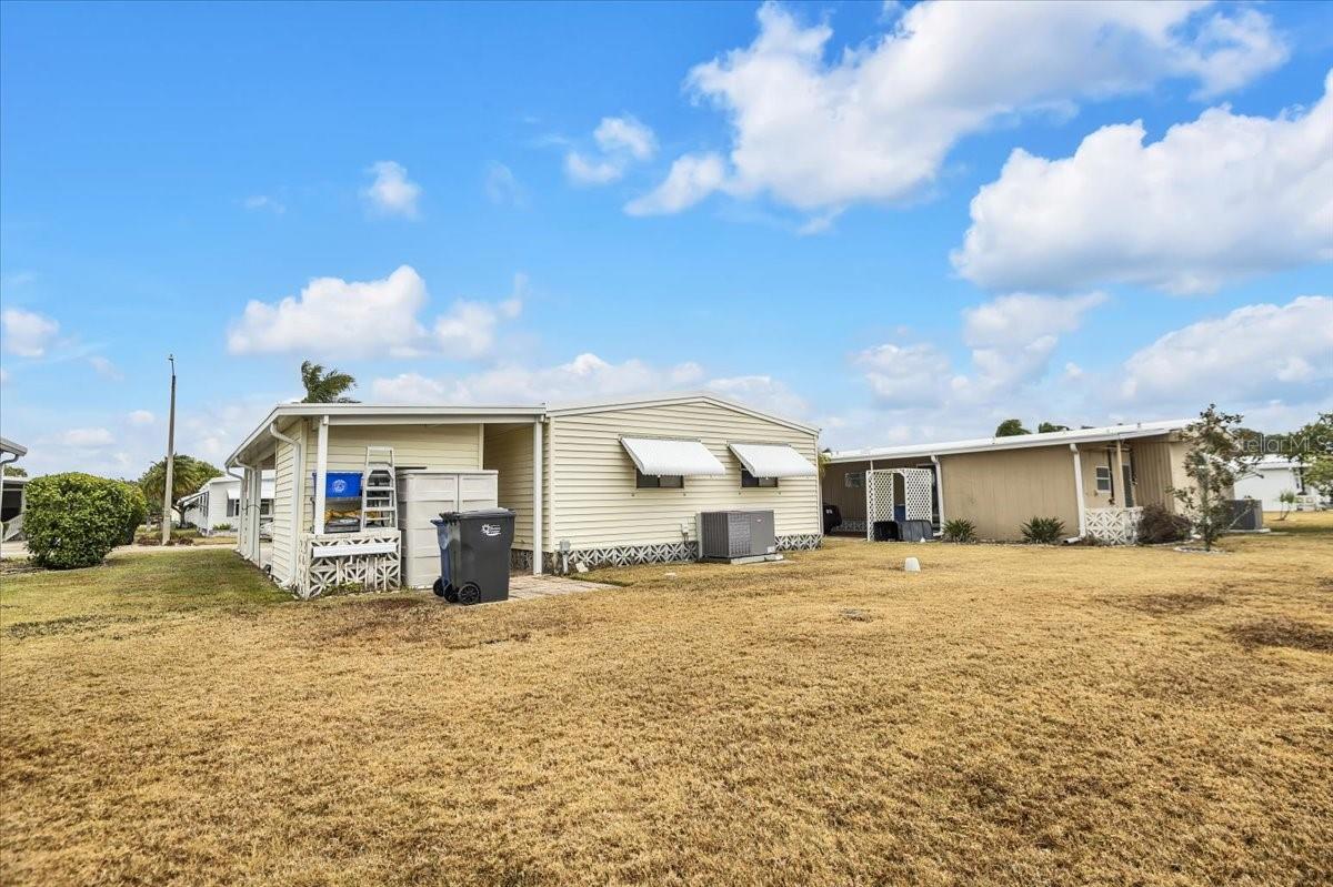 PALM LAKE ESTATES - Residential