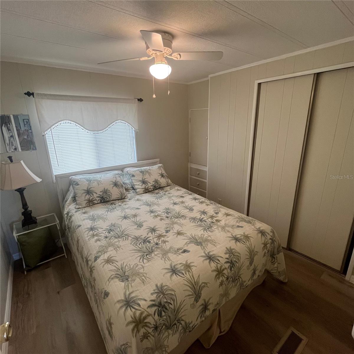 PALM LAKE ESTATES - Residential