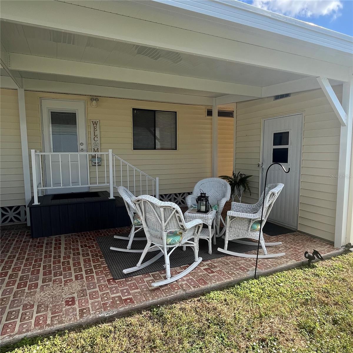 PALM LAKE ESTATES - Residential