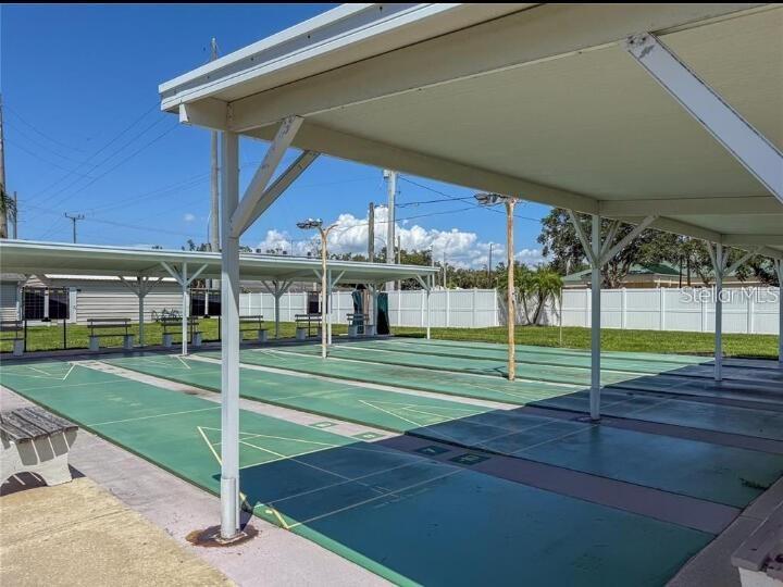 PALM LAKE ESTATES - Residential