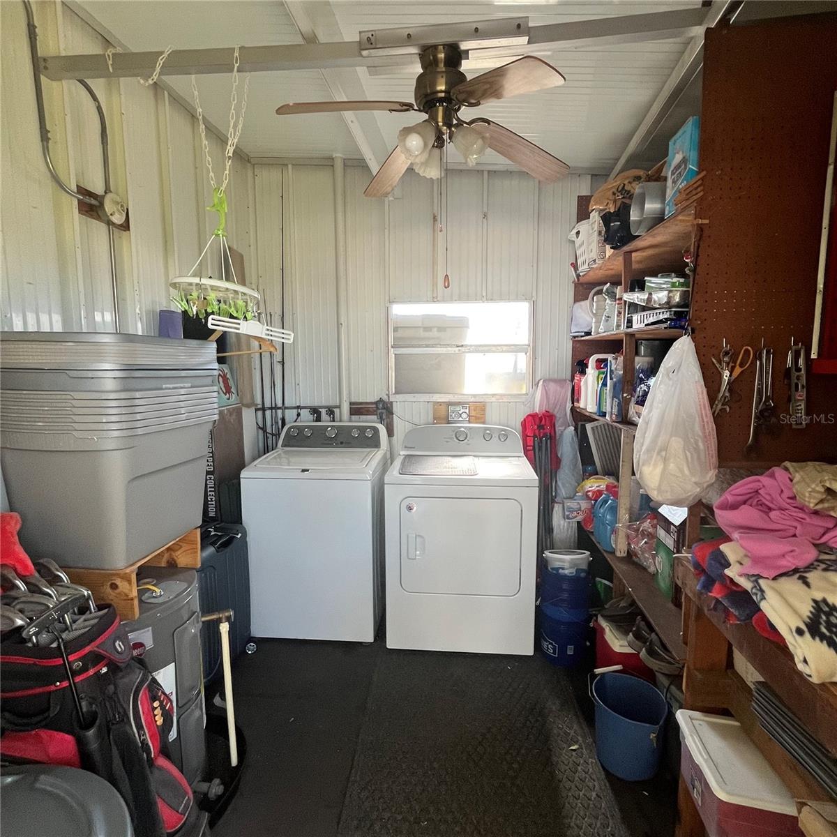 PALM LAKE ESTATES - Residential