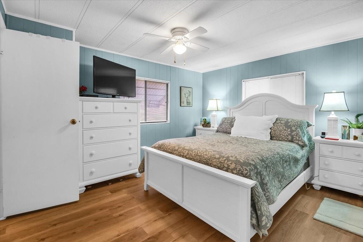 PALM LAKE ESTATES - Residential