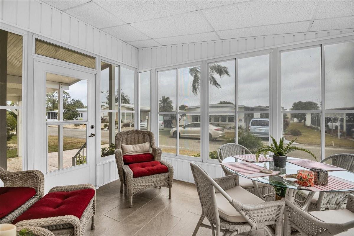 PALM LAKE ESTATES - Residential