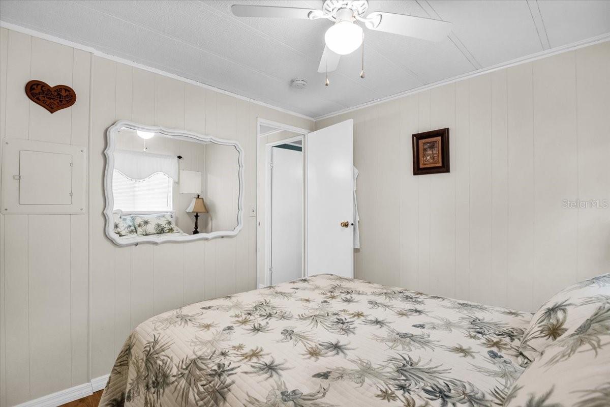 PALM LAKE ESTATES - Residential