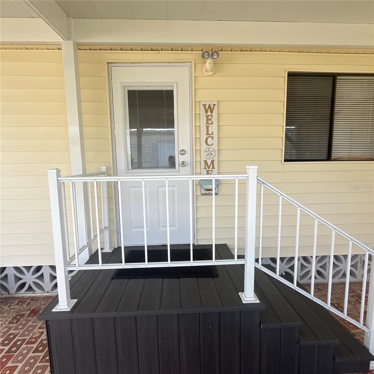 PALM LAKE ESTATES - Residential