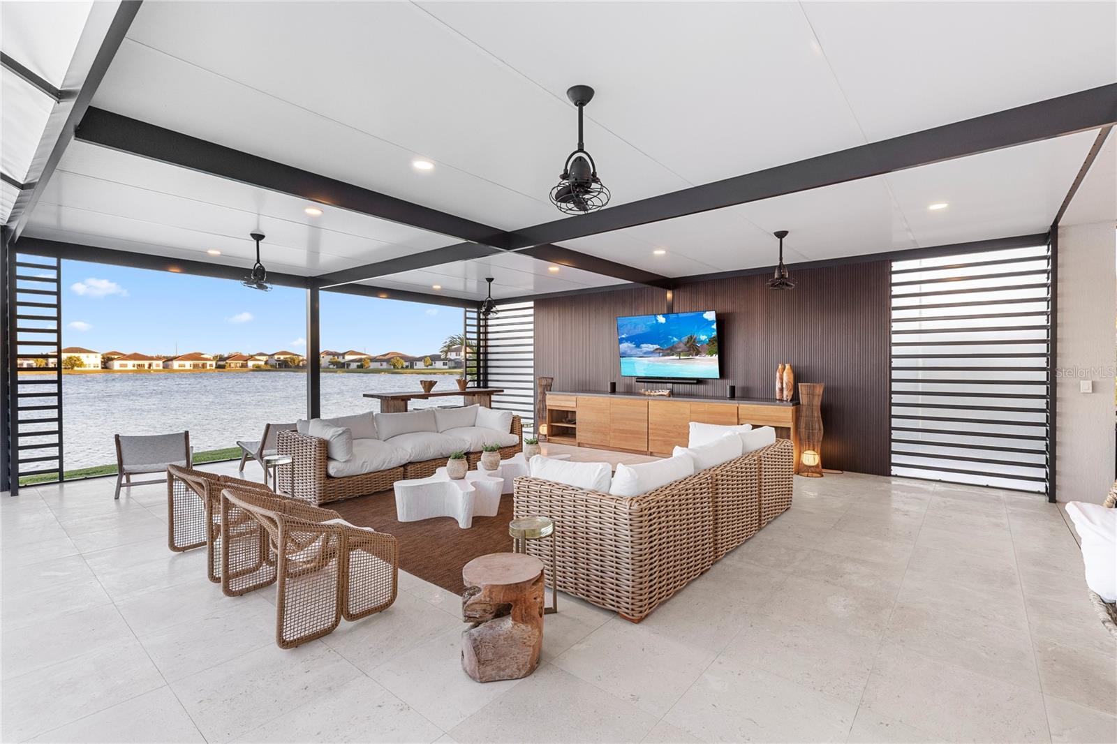 MAPLE RDG/AVE MARIA PH 6C - Residential