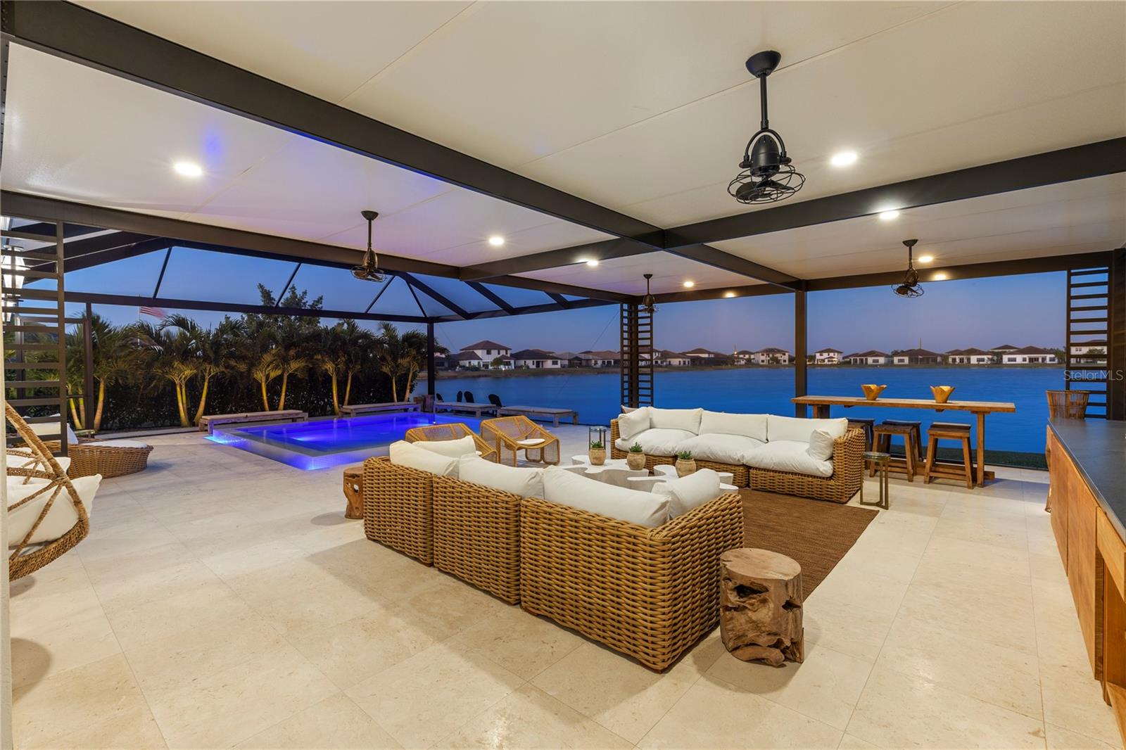 MAPLE RDG/AVE MARIA PH 6C - Residential